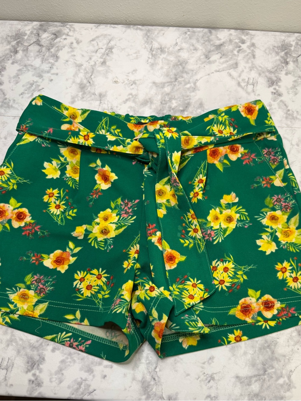 Like an angel Green Floral wide Tie-Waist Women’s Shorts with pockets size L